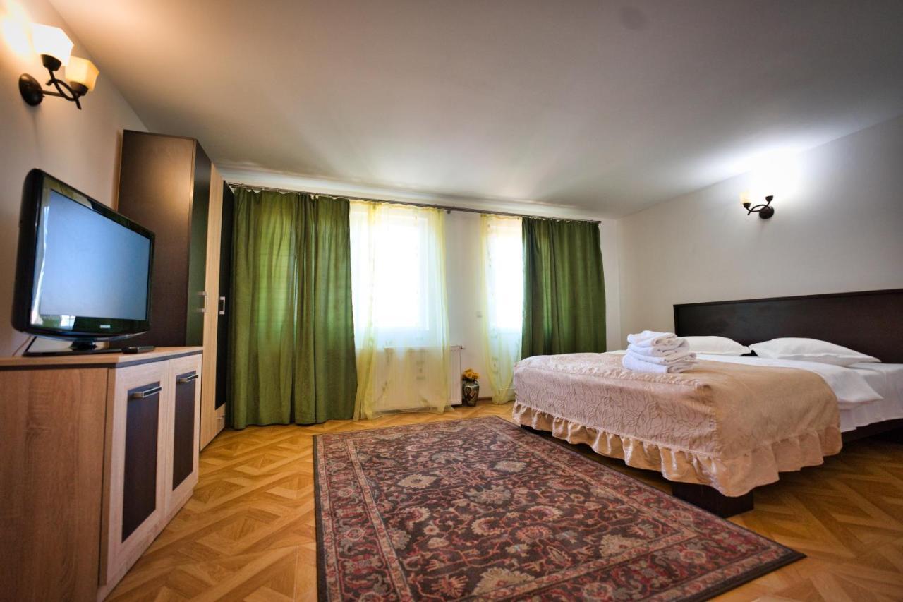 Vila Victoria Râmnicu Vâlcea Eksteriør bilde